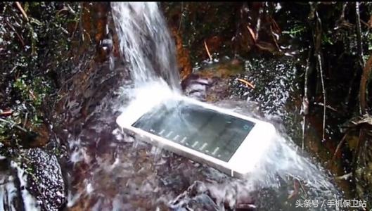 手机虽防水，但也有注意事项！这样做，正确get防水手机使用方法